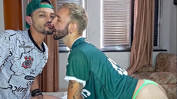 Palmeiras receendo paulada de Corinthiano